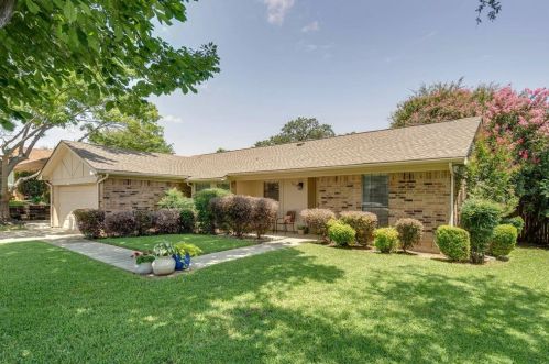 6829 Fair Meadows Dr, Fort Worth, TX 76182-7612