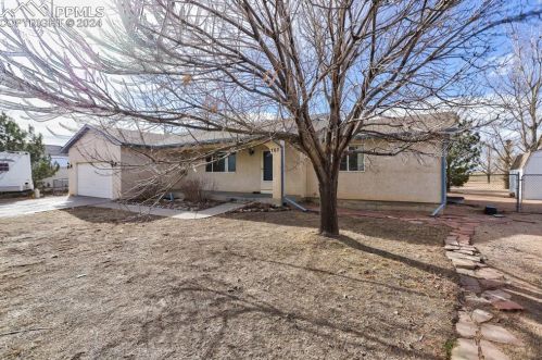 703 Matt Dr, Pueblo CO  81007-6513 exterior