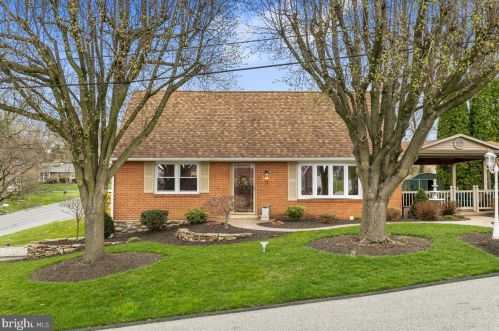 1702 Wiker Ave, Lancaster, PA 17602-3936