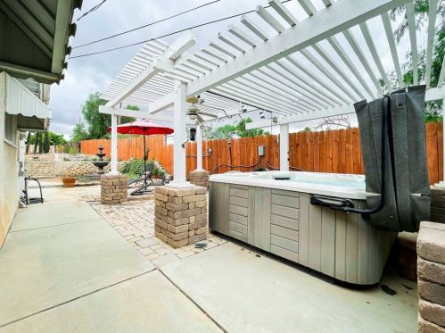 17921 Cole Ave, Riverside CA  92508-9728 exterior