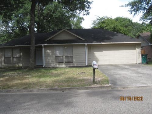 103 Cypress Ln, Conroe TX  77301-4577 exterior