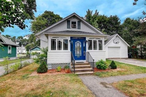 55 Edison St, Warwick, RI 02889-1507