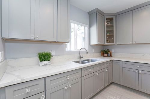 3521 Encinal Ave, Glendale CA 91214-2415 exterior