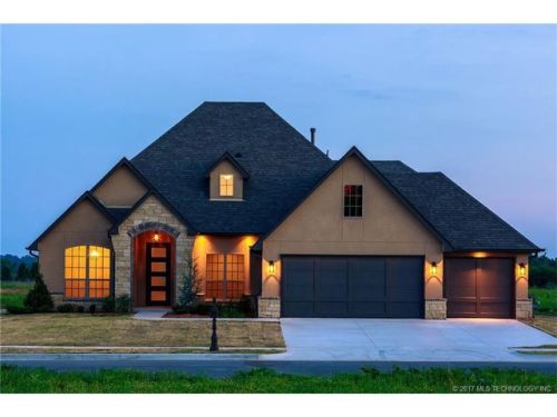 5418 122nd St, Bixby, OK 74008
