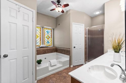 206 Deep Dl Ln, Conroe TX  77304-7208 exterior