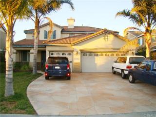 16644 Elaine Ave, Fontana CA  92336-2069 exterior