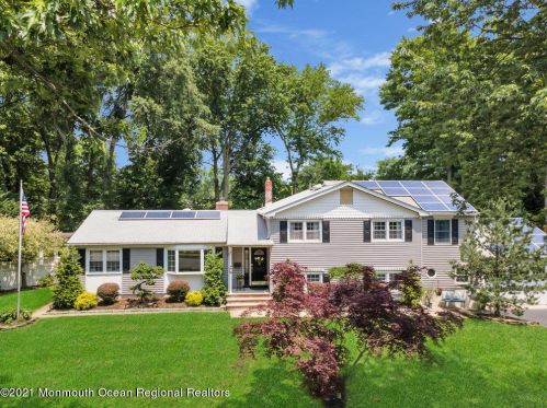 7 Michele Dr, Middletown, NJ 07748-1211