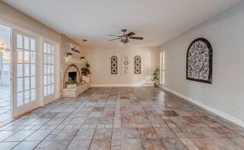 1939 Rambling Rdg Ln, Carrollton TX 75007-3154 exterior