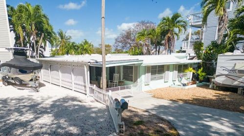 19 Mockingbird Rd, Key Largo, FL 33037-3016