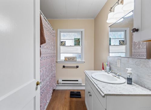 76 Fairlawn Ave, Lewiston ME  04240-4132 exterior
