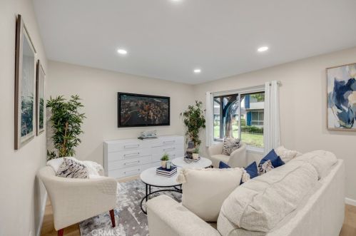 4325 Dina Ct, Cypress, CA 90630-4114