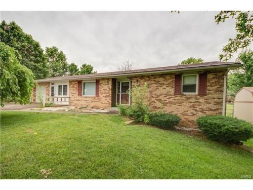 7 Magnolia Dr, Moro, IL 62067-1020