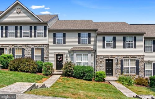 2740 Seabiscuit St, York, PA 17402-9500