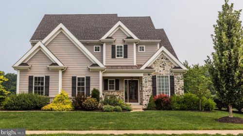 345 Spring Haven Dr, Lancaster, PA 17601-5194
