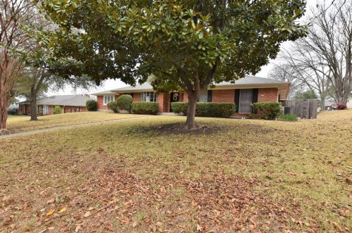 308 Rockbrook Dr, Rockwall, TX 75087-4210