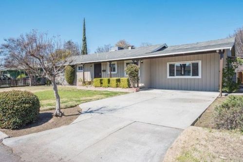 4853 Cornell Ave, Fresno, CA 93703-1642