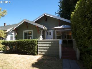 3821 Senate St, Portland, OR 97232-1932