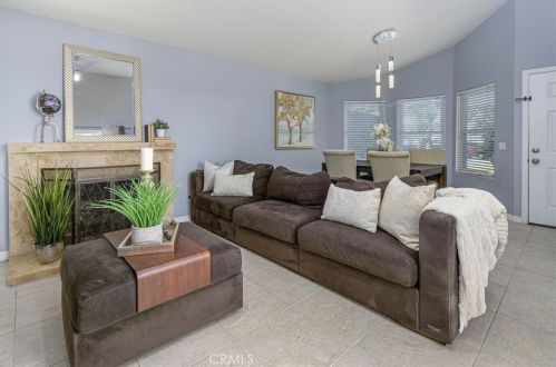 7978 Saffron St, Anaheim, CA 92808-2217