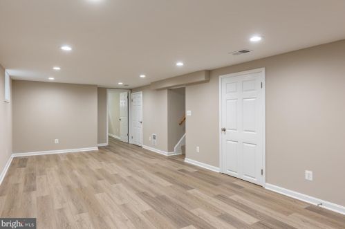 7209 Lamar Dr, Springfield VA  22150-3129 exterior