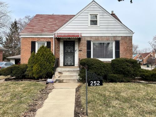 252 142nd St, Dolton, IL 60419-1108