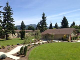 3255 Gateway St, Springfield OR  97477-1036 exterior