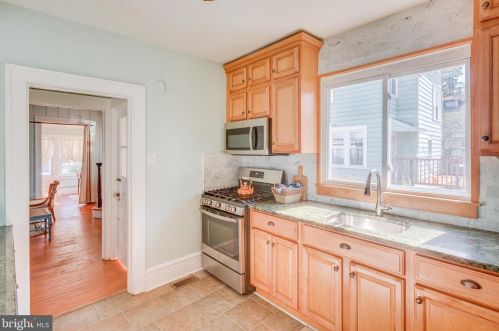 6 Evergreen Ln, Tavistock NJ 08033-1201 exterior