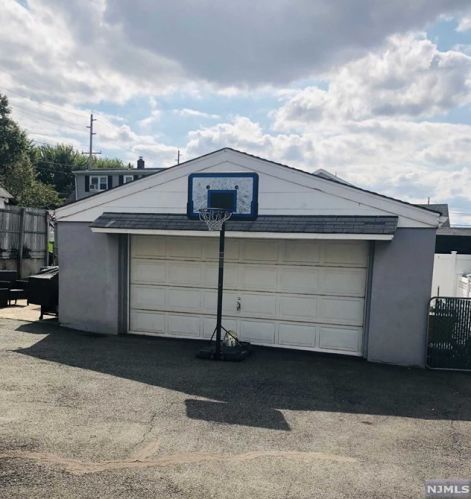 198 Main Ave, Wood-Ridge, NJ 07075-1414