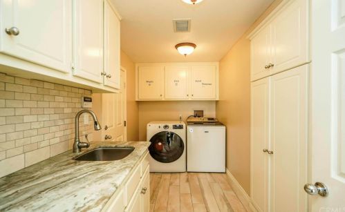 14082 Crystal View Ter, Riverside CA  92508-8705 exterior