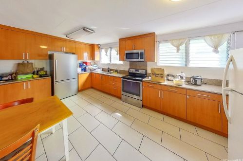 729 Ekela Ave, Honolulu HI 96816-1191 exterior