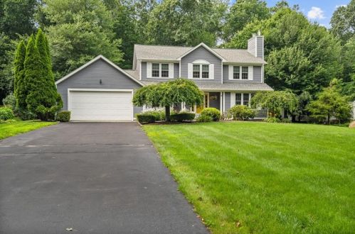96 Wickham Rd, North Kingstown, RI 02852-3504