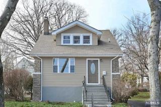 1474 Gaylord Ter, Teaneck, NJ 07666-6040