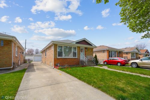 2920 Sunset Ln, Schiller Park, IL 60131-2541