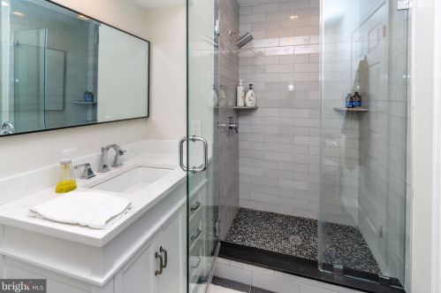 1005 Eagles Chase Dr, Trenton NJ  08648-2539 exterior