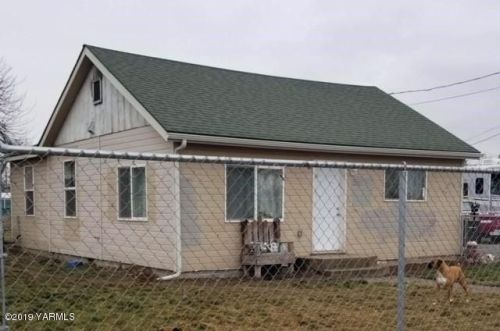 1202 Adams St, Yakima, WA 98901-3348