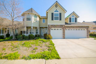 938 Mammoth St, Tulare, CA 93274-6266
