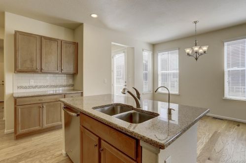 14694 Crestridge Dr, Aurora CO 80015-4207 exterior