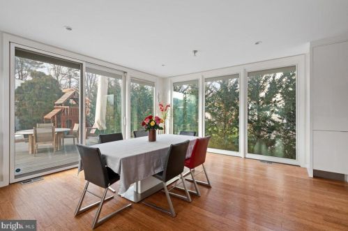 46 Leavitt Ln, Princeton NJ  08540-3921 exterior