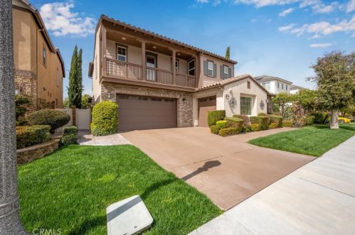 32090 Live Oak Dr, Temecula, CA 92592-4229