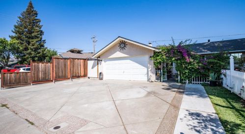 484 Buckeye St, Vacaville, CA 95688-2631