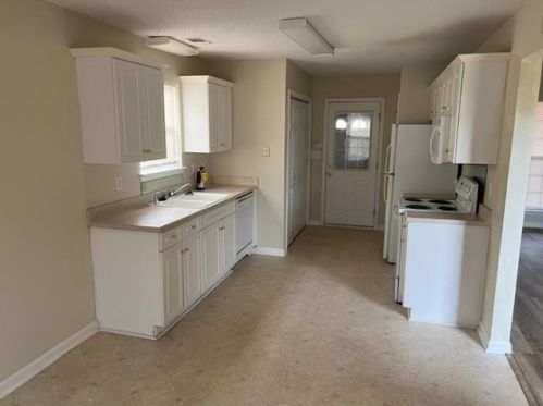 328 Tyson Glen Dr, Warner Robins GA  31088-2399 exterior