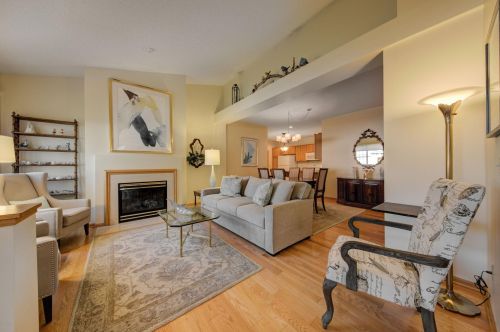 17807 38th Ave, Minneapolis, MN 55446-2946