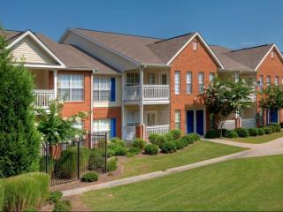 1371 Kimberly Way, Atlanta GA  30331-4602 exterior