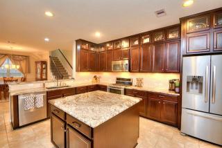4522 Millstone Canyon Ln, Sugar Land TX  77479-3559 exterior