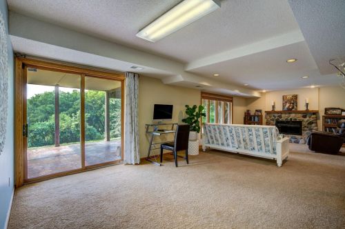1562 Blackhawk Lake Dr, Saint Paul MN  55122-1257 exterior