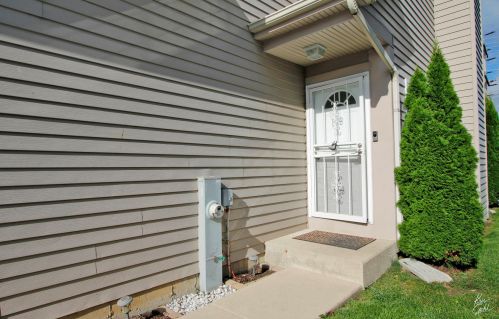 1756 Ashley Ln, Waukegan, IL 60085-8701
