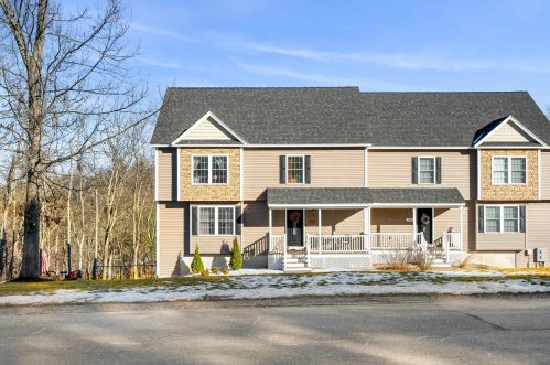 32 Longview Cir, Pelham, NH 03076-2142