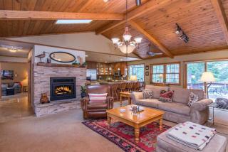 10895 Pine Cone Dr, Truckee CA  96161-3154 exterior