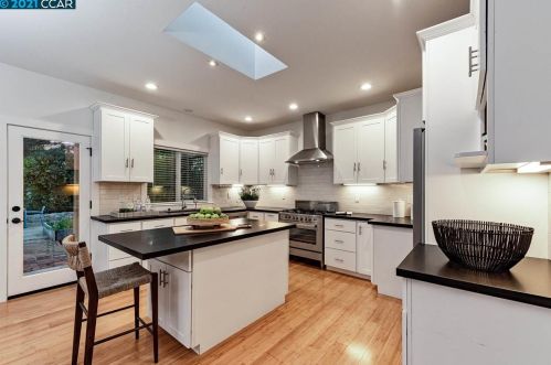 1790 Ruth Dr, Concord CA  94523-2942 exterior