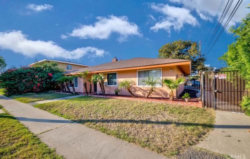 1811 Gramercy Ave, Anaheim CA  92801-4572 exterior