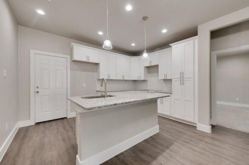 1635 Gdn Dr, Dallas TX  75215-4544 exterior